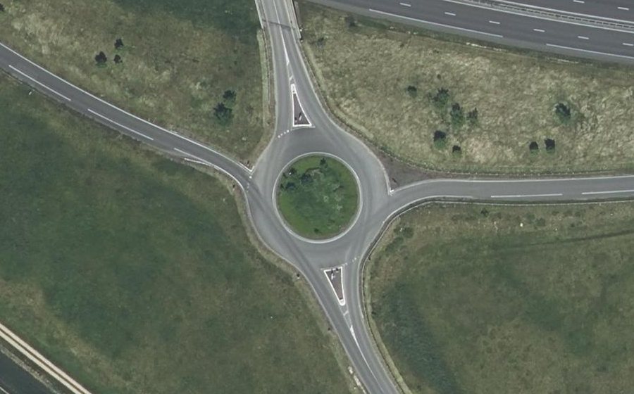 Vue aérienne du Rond-point anonyme n°403118039