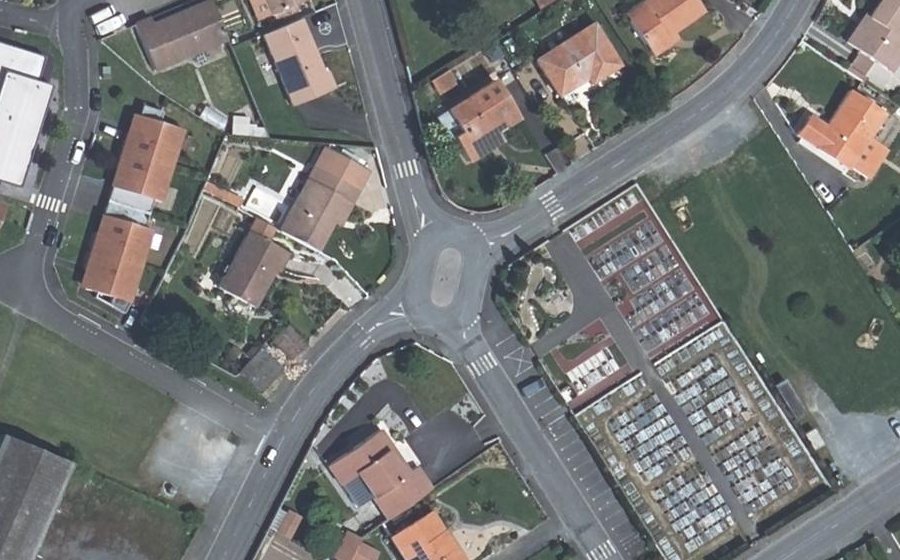 Vue aérienne du Rond-point anonyme n°403237869