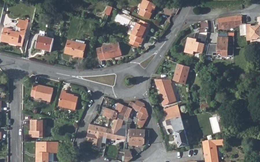Vue aérienne du Rond-point anonyme n°40324058