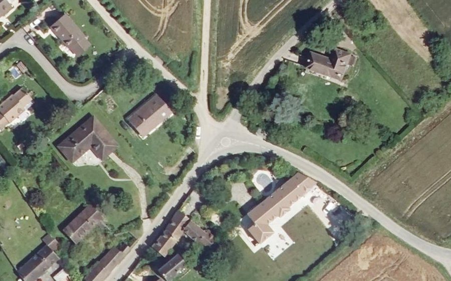 Vue aérienne du Rond-point anonyme n°403256277