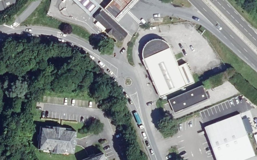 Vue aérienne du Rond-point anonyme n°403256279