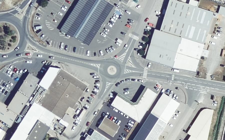 Vue aérienne du Rond-point anonyme n°403539248