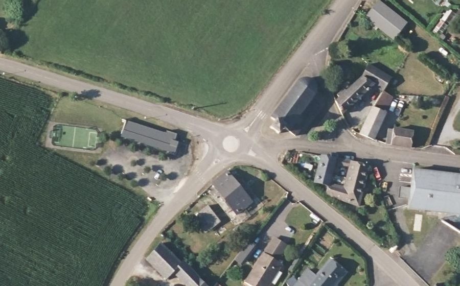 Vue aérienne du Rond-point anonyme n°40357812