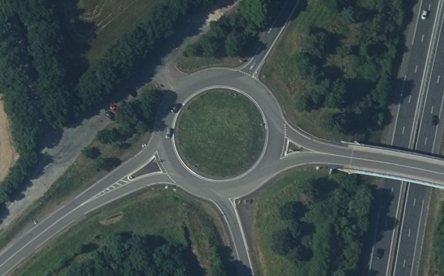 Vue aérienne du Rond-point anonyme n°40388984