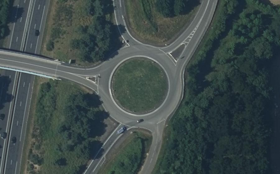 Vue aérienne du Rond-point anonyme n°40388985