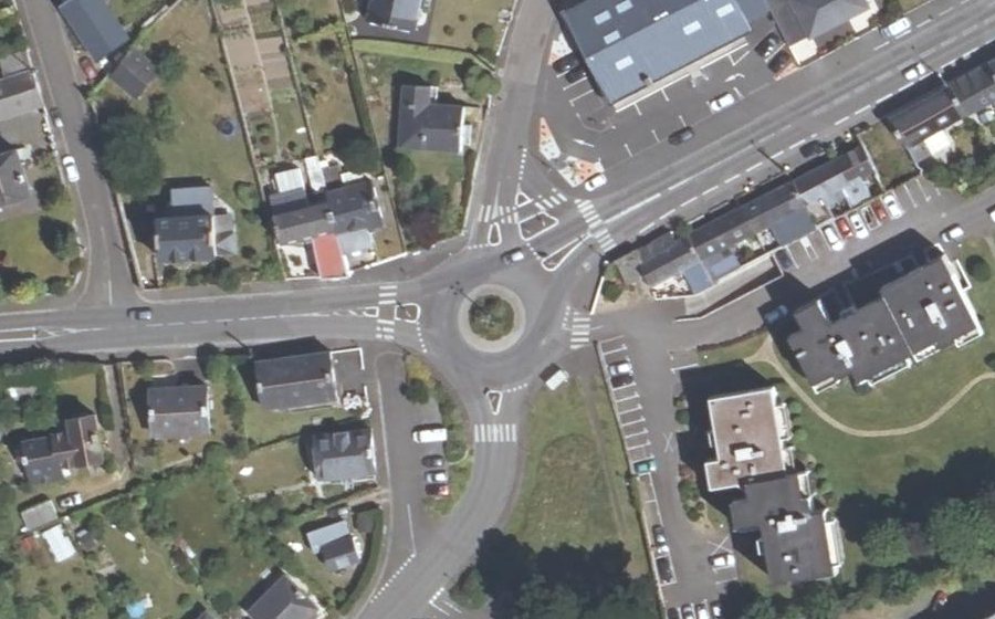 Vue aérienne du Rond-point anonyme n°4038955