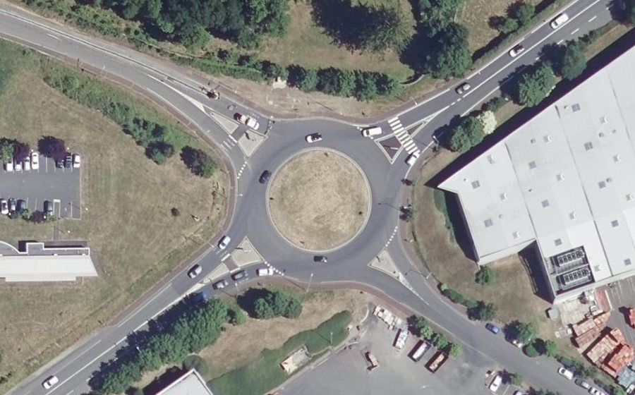 Vue aérienne du Rond-point anonyme n°4040521