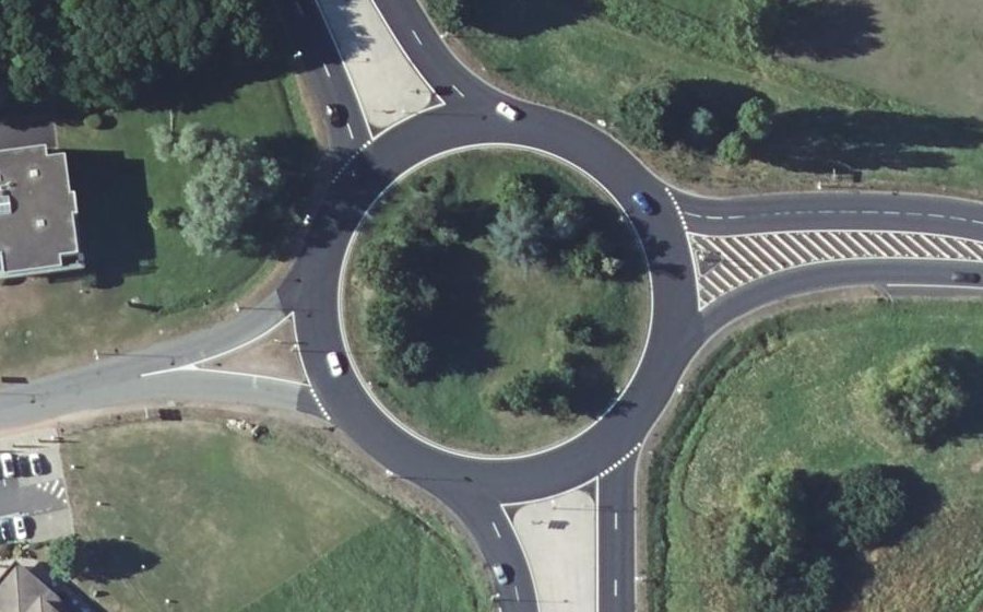 Vue aérienne du Rond-point anonyme n°4042563