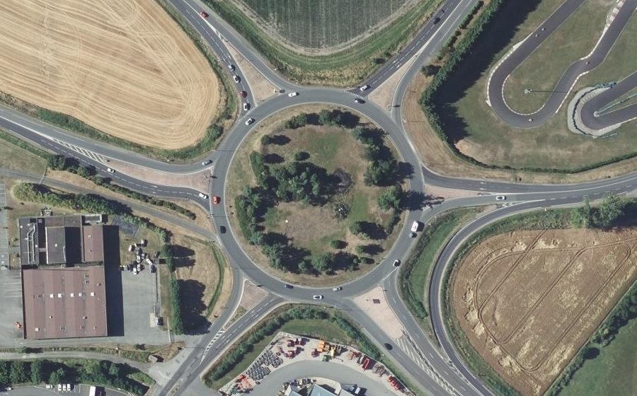 Vue aérienne du Rond-point anonyme n°4042564
