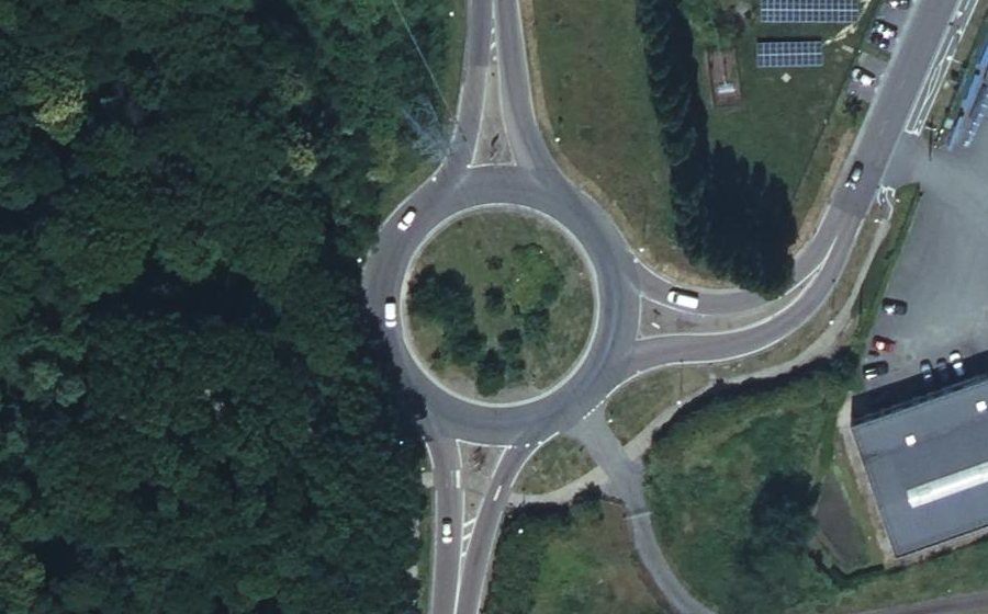 Vue aérienne du Rond-point anonyme n°4042795