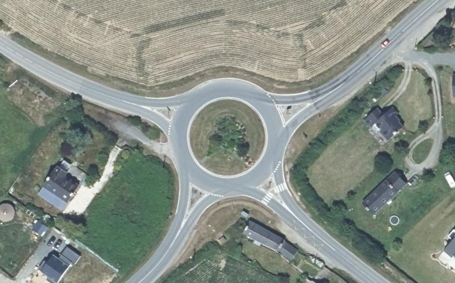 Vue aérienne du Rond-point anonyme n°4042959