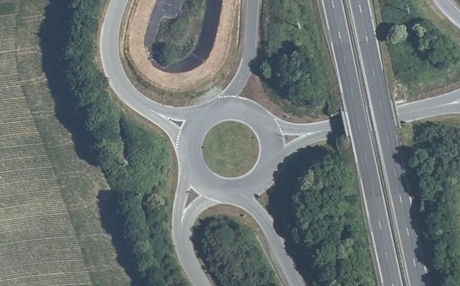 Vue aérienne du Rond-point anonyme n°4042984