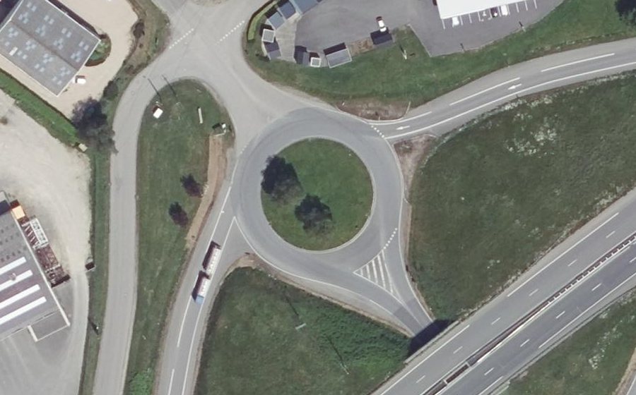 Vue aérienne du Rond-point anonyme n°4043128