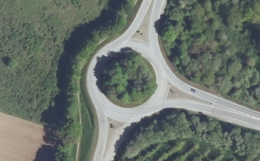 Vue aérienne du Rond-point anonyme n°4043192