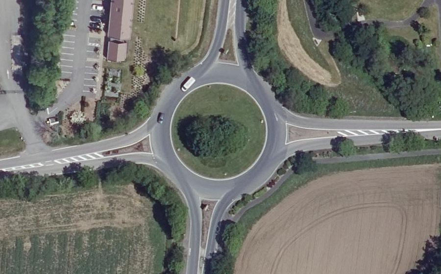 Vue aérienne du Rond-point anonyme n°4043205