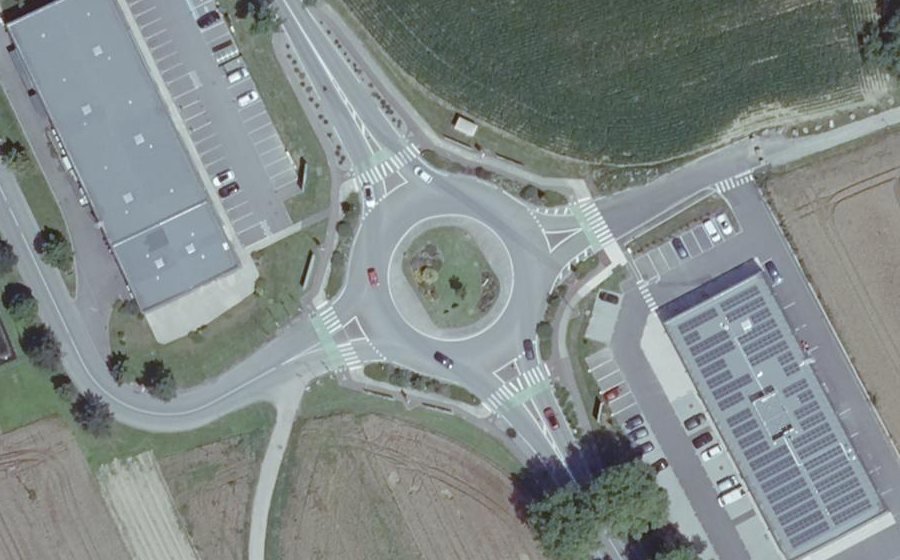 Vue aérienne du Rond-point anonyme n°40451035
