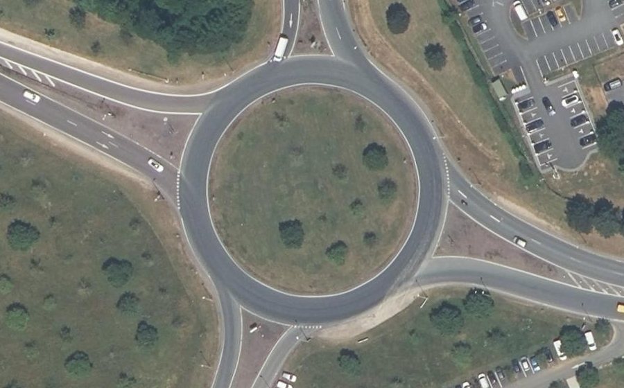 Vue aérienne du Rond-point anonyme n°4045344