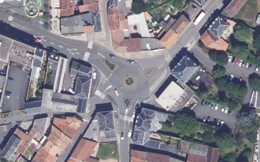 Vue aérienne du Place Martyrs de la Resistance