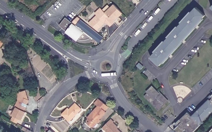 Vue aérienne du Rond-point anonyme n°40501665