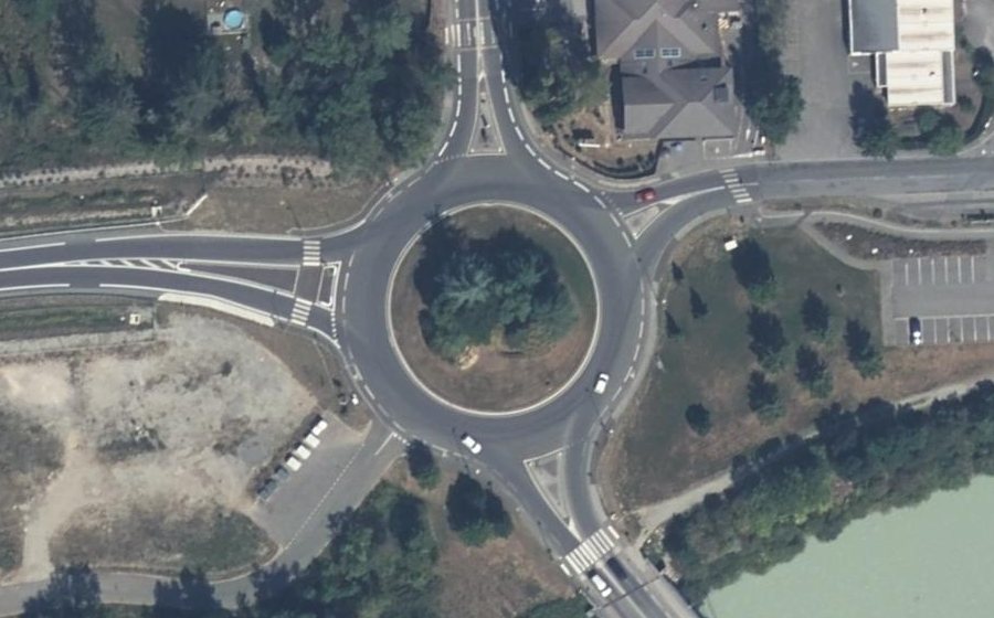 Vue aérienne du Rond-point anonyme n°40549549