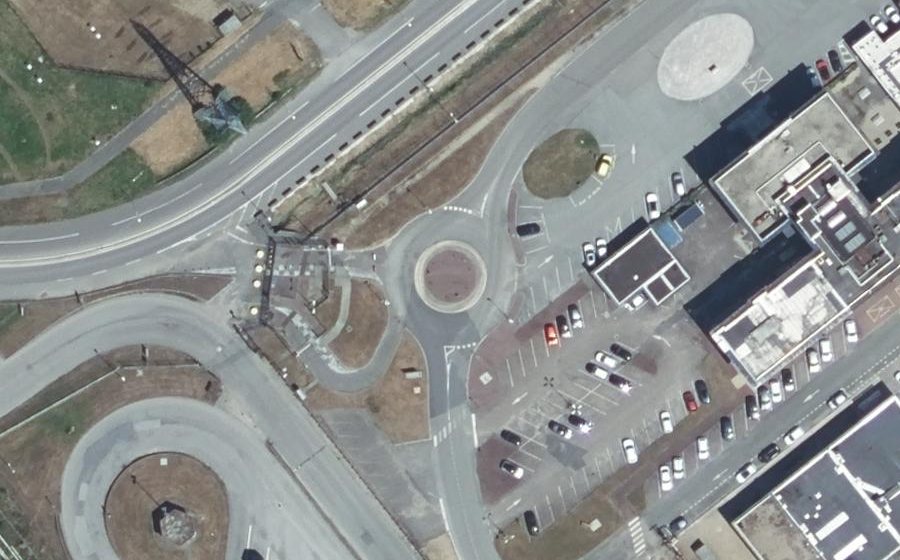 Vue aérienne du Rond-point anonyme n°40552702