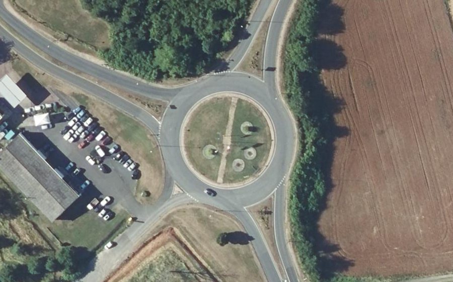 Vue aérienne du Rond-point anonyme n°4060326