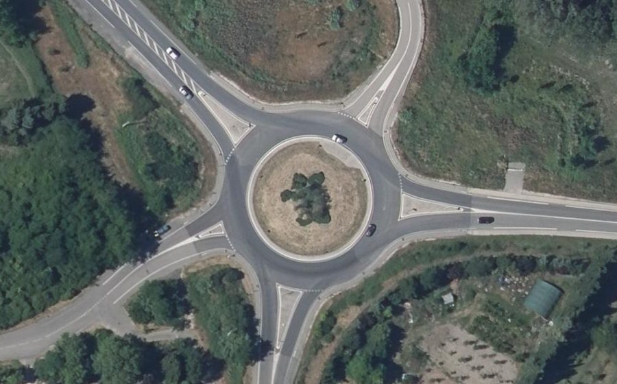 Vue aérienne du Rond-point anonyme n°406067101
