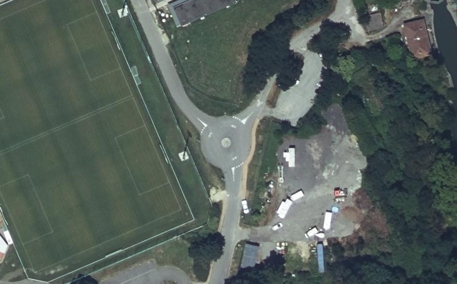 Vue aérienne du Rond-point anonyme n°40608474