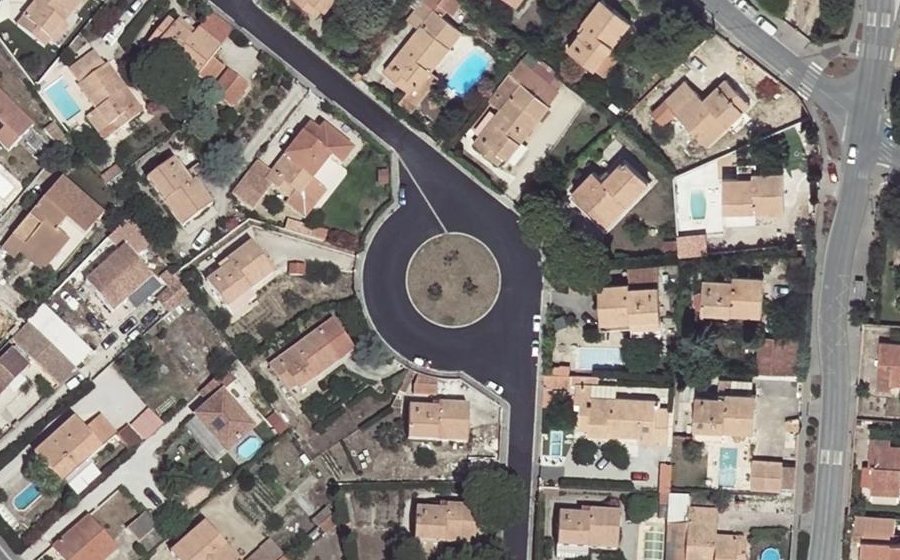 Vue aérienne du Rond-point anonyme n°40619271