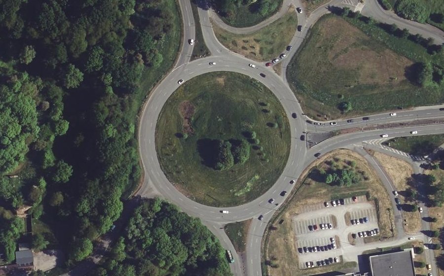 Vue aérienne du Rond-point anonyme n°40636288