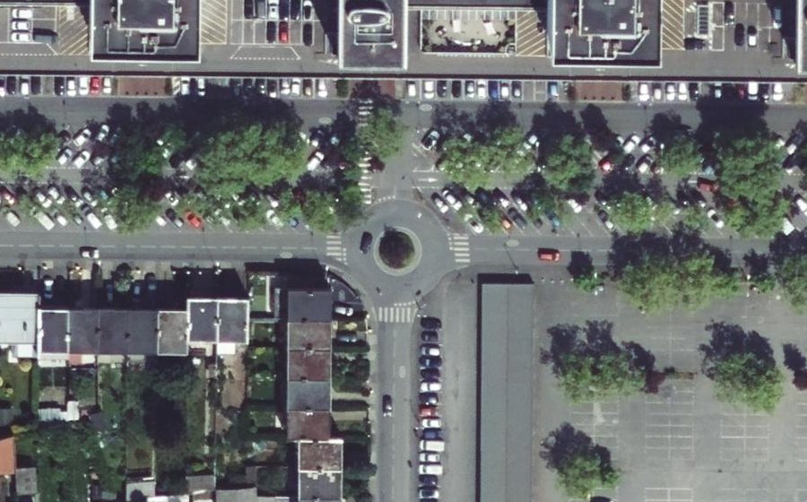 Vue aérienne du Rond-point anonyme n°40686495