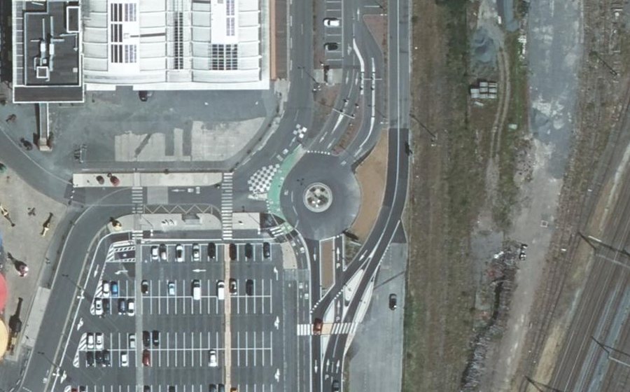 Vue aérienne du Rond-point anonyme n°40686836