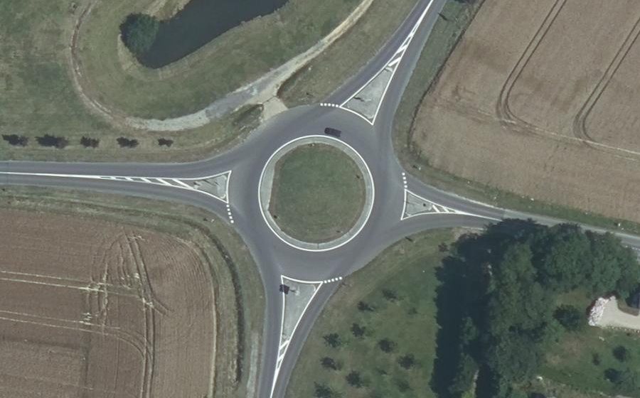Vue aérienne du Rond-point anonyme n°40694117