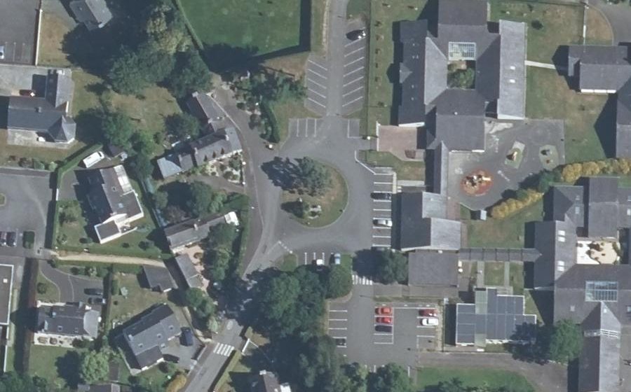 Vue aérienne du Rond-point anonyme n°40712221