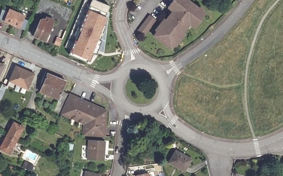 Vue aérienne du Rond-point anonyme n°40713400