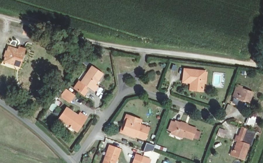 Vue aérienne du Rond-point anonyme n°407293569