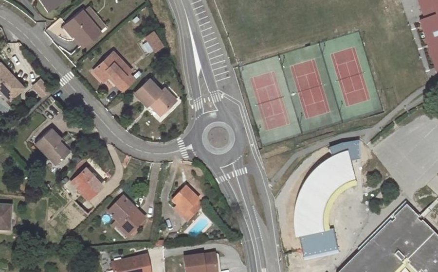 Vue aérienne du Rond-point anonyme n°40751075