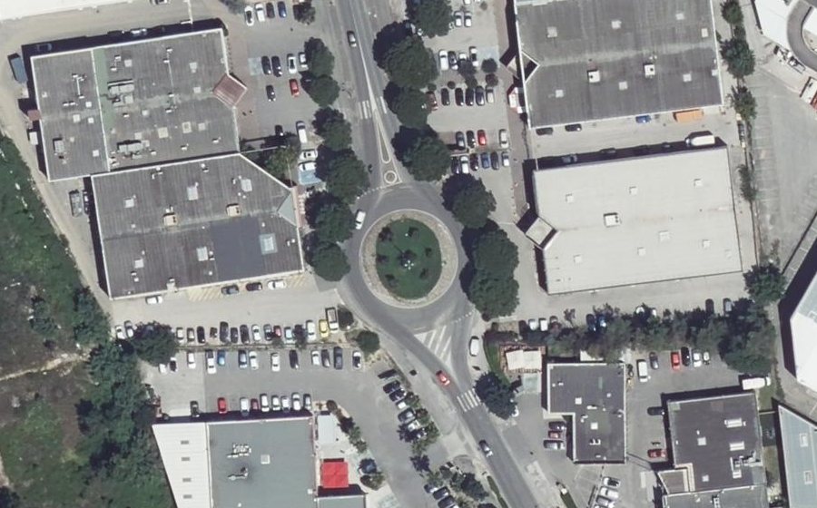 Vue aérienne du Rond-point anonyme n°40797181