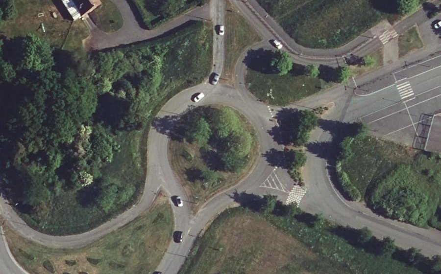 Vue aérienne du Rond-point anonyme n°40844074