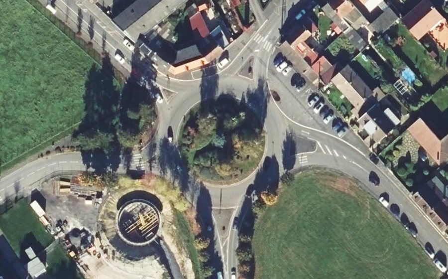 Vue aérienne du Rond-point anonyme n°40848362