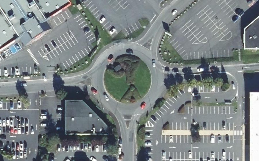 Vue aérienne du Rond-point anonyme n°40848366