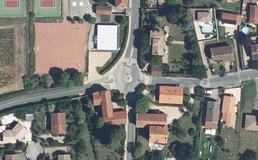 Vue aérienne du Rond-point anonyme n°40906850