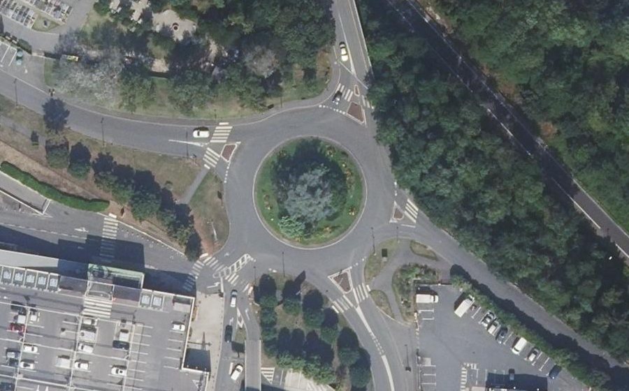 Vue aérienne du Rond-point anonyme n°40919852