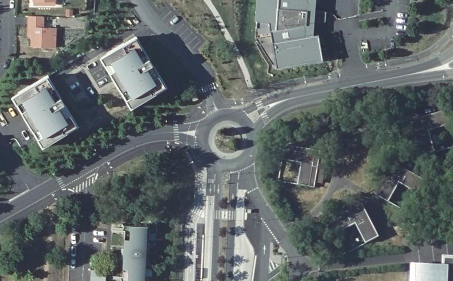 Vue aérienne du Rond-point anonyme n°40930107