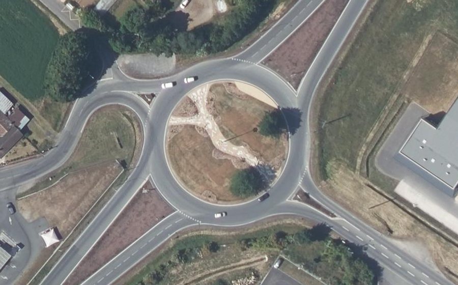 Vue aérienne du Rond-point anonyme n°40933593