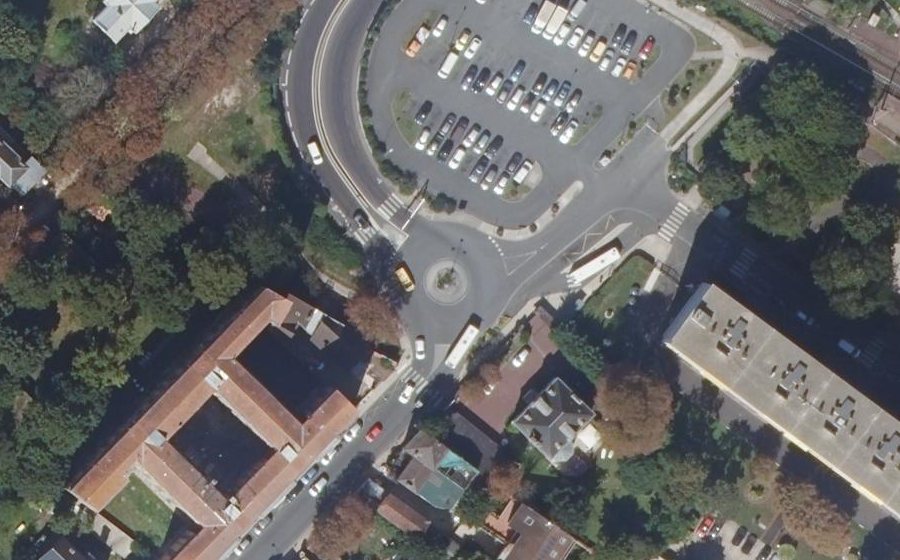 Vue aérienne du Rond-point anonyme n°40955107