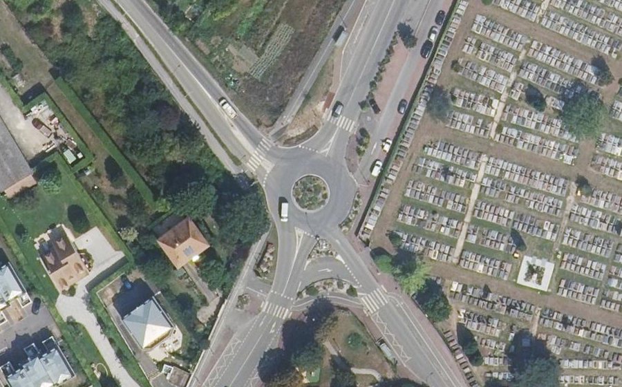 Vue aérienne du Rond-point anonyme n°40969670