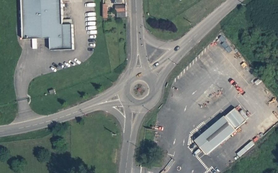 Vue aérienne du Rond-point anonyme n°40971027