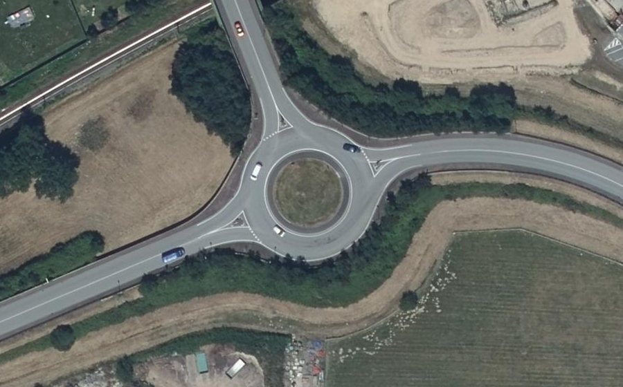 Vue aérienne du Rond-point anonyme n°40988189