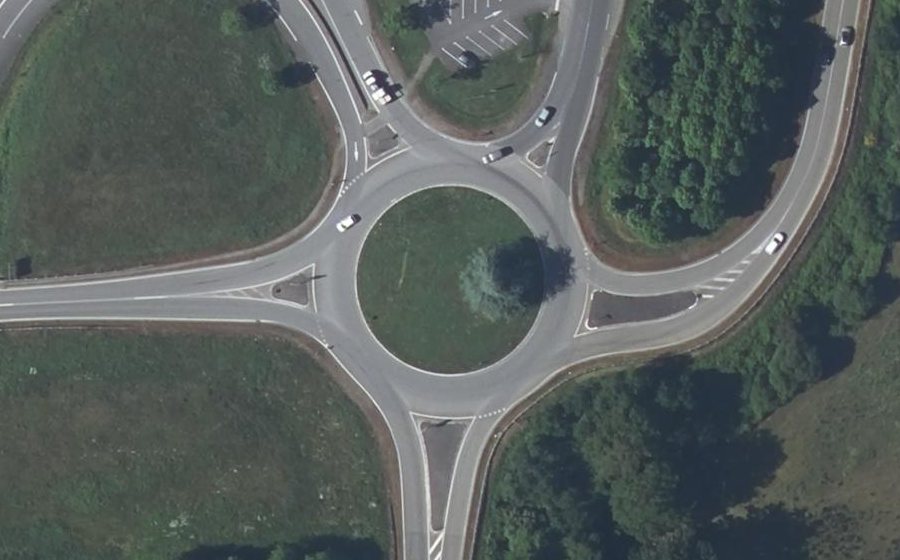 Vue aérienne du Rond-point anonyme n°40990163